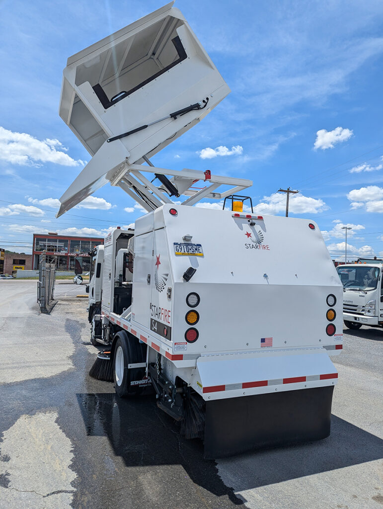 2015 Stewart-Amos Starfire S-4 Street Sweeper - North American