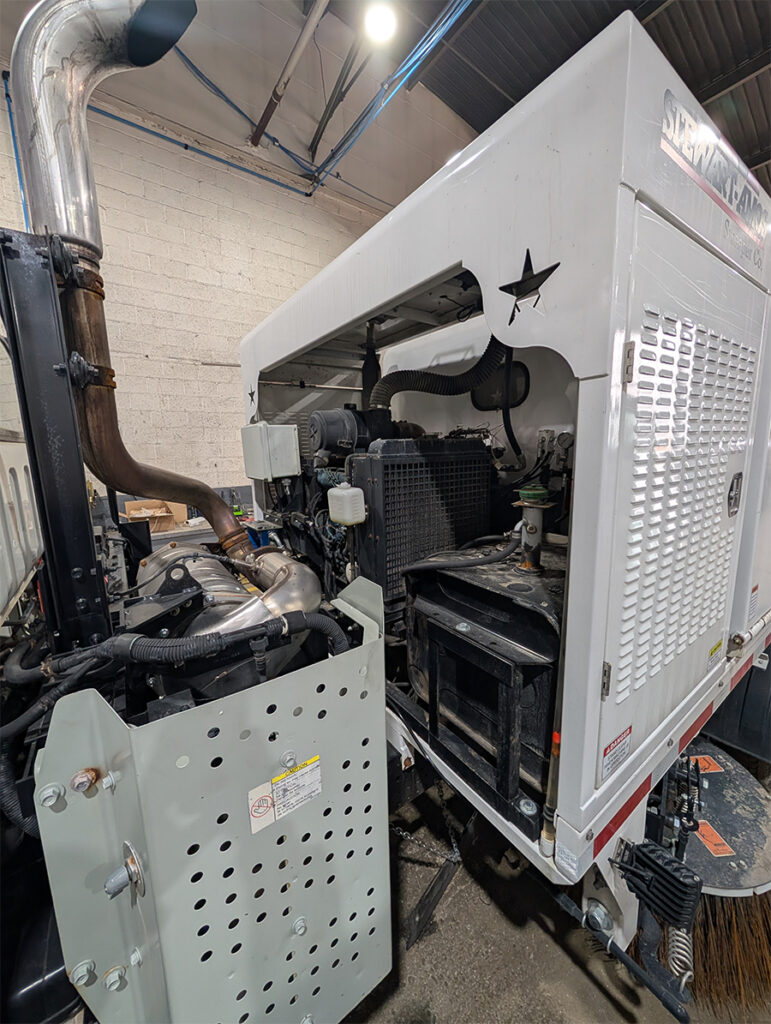 2015 Stewart-Amos Starfire S-4 Street Sweeper - North American